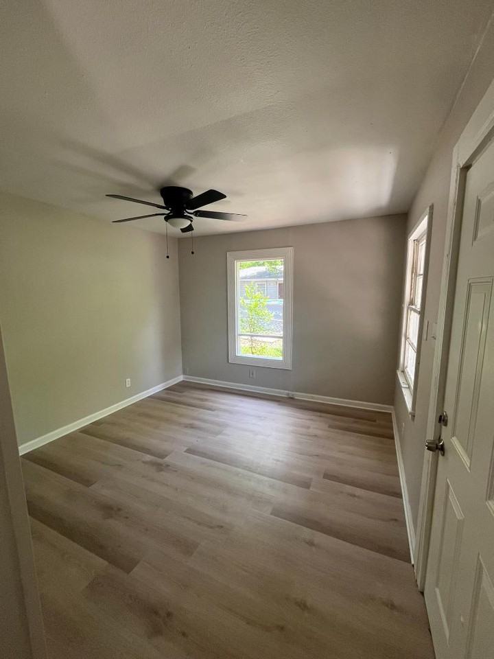 3064 Syphon Street - Photo 3 of 19