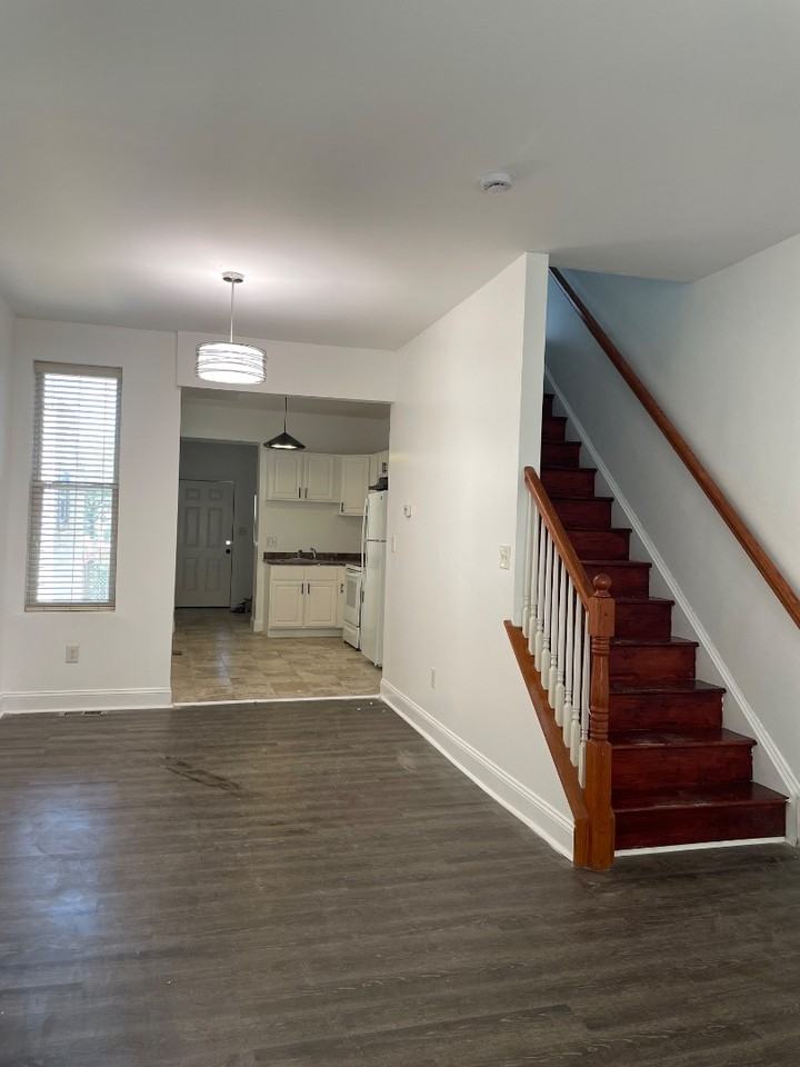 455 Trenton Ave - Photo 2 of 11