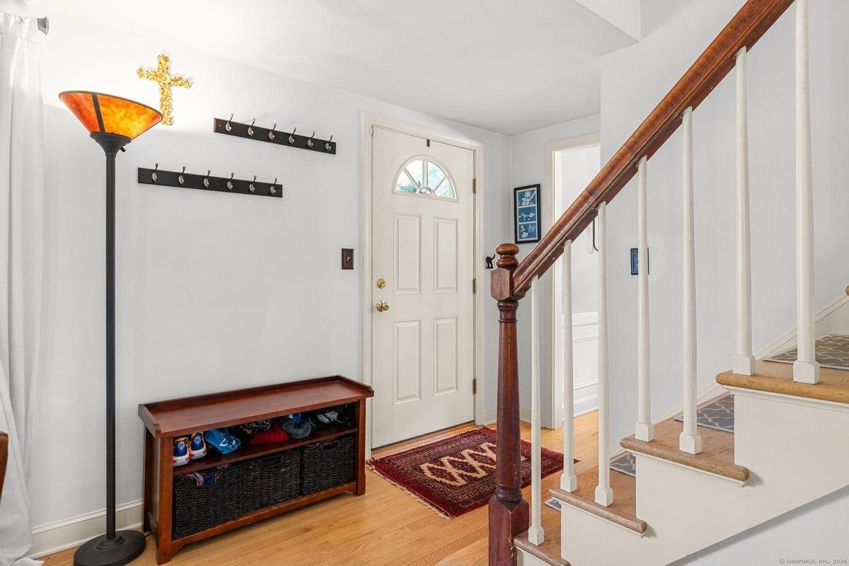 38 Barry Ln - Photo 3 of 36