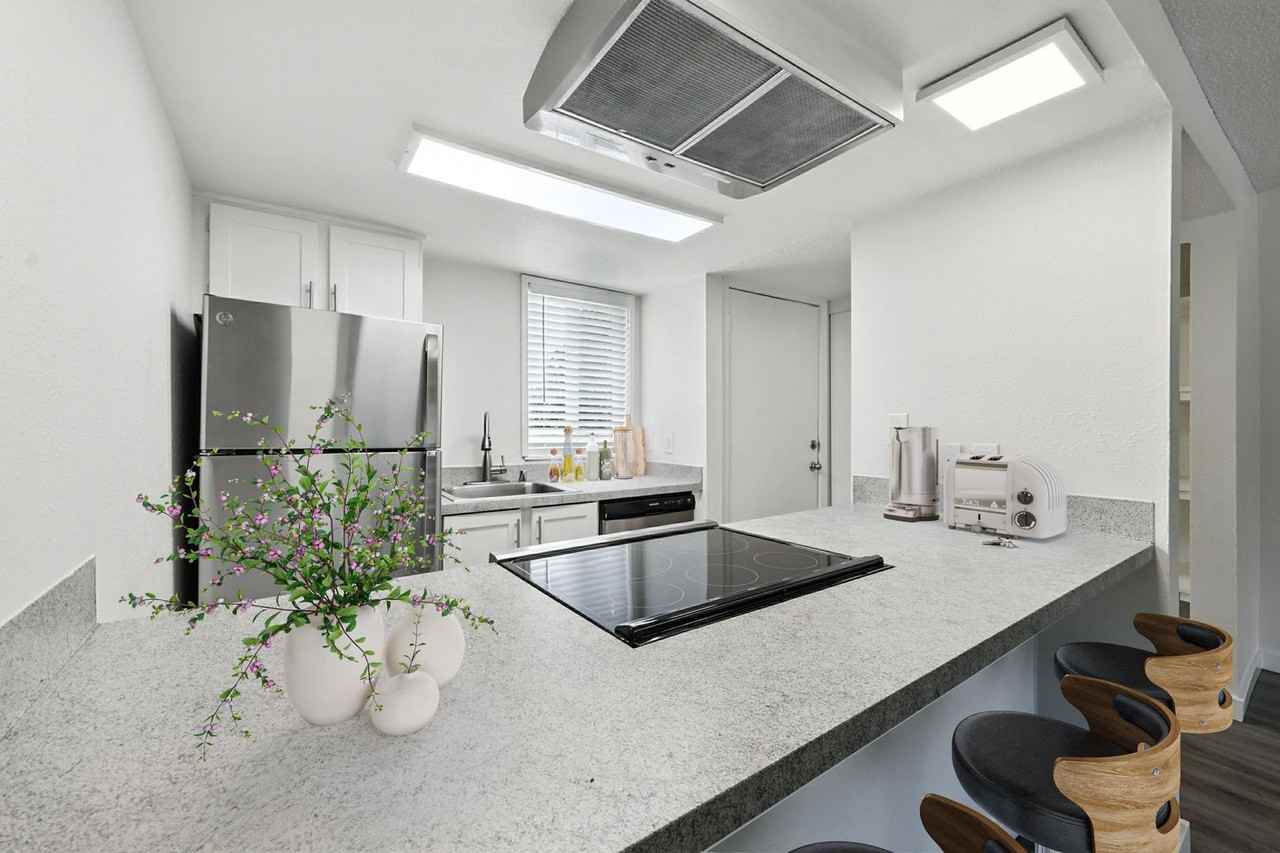 Nacelle Apartments - Photo 4 of 8