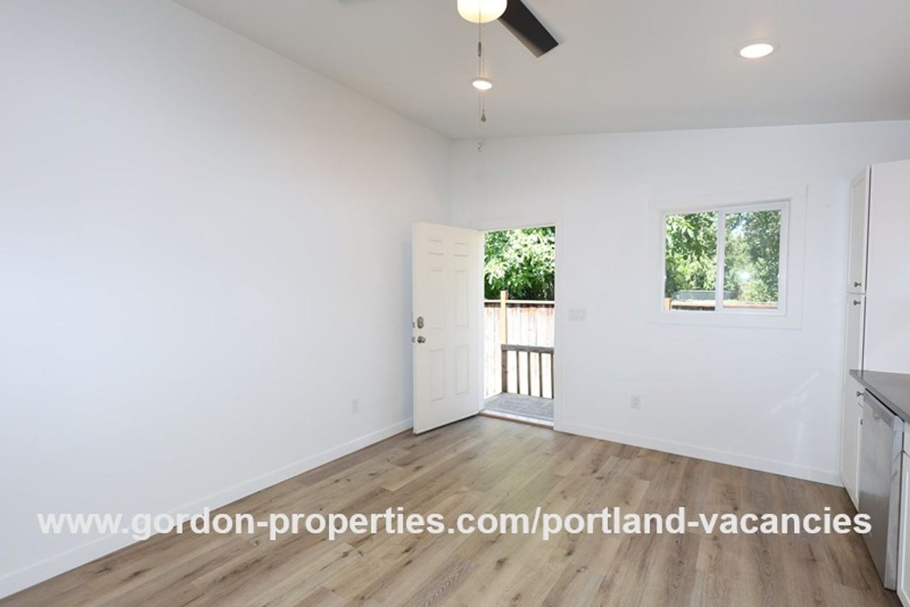 5424 Se 88th Ave #B - Photo 7 of 23