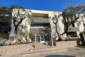 featured image of 6210 Reseda Blvd