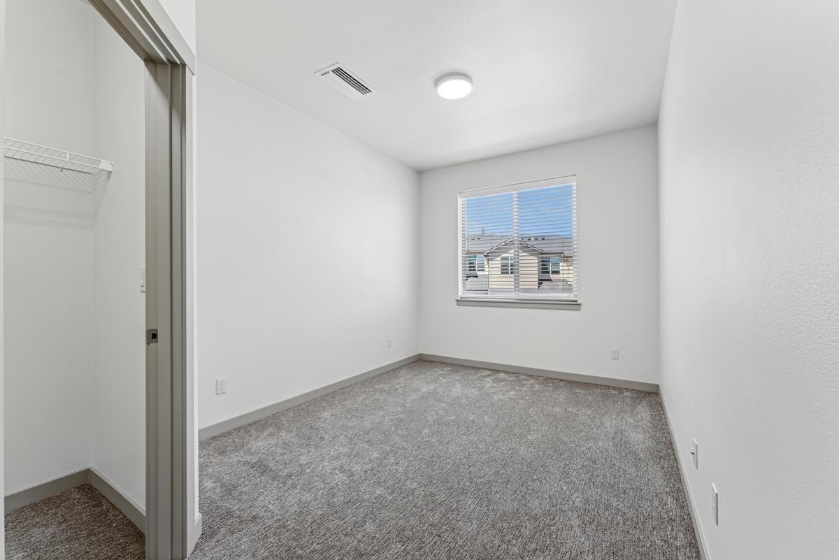 1809 Linwood St Nw - Photo 6 of 9
