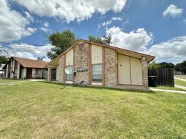 featured image of 2101 Robert E Lee Dr