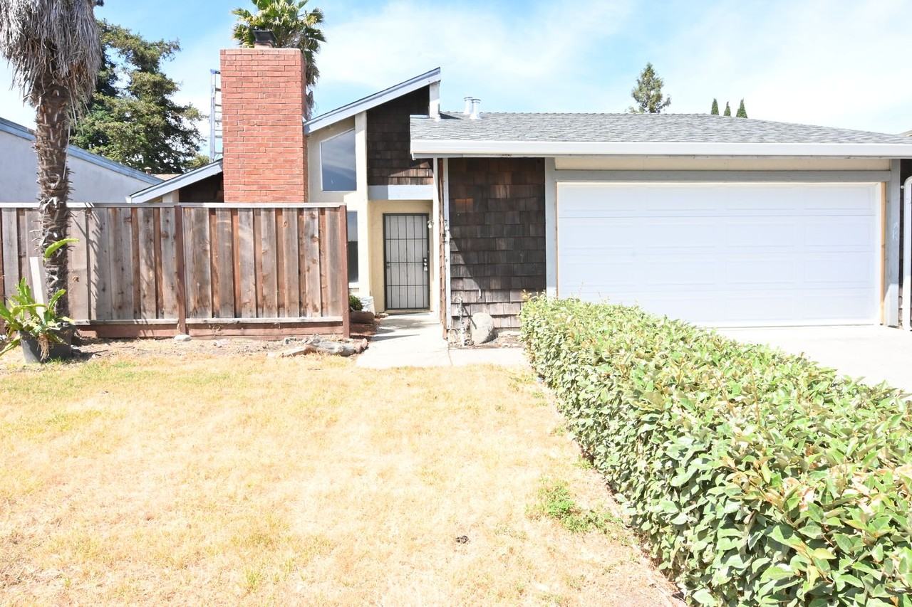 1227 Spokane Dr - Photo 2 of 23