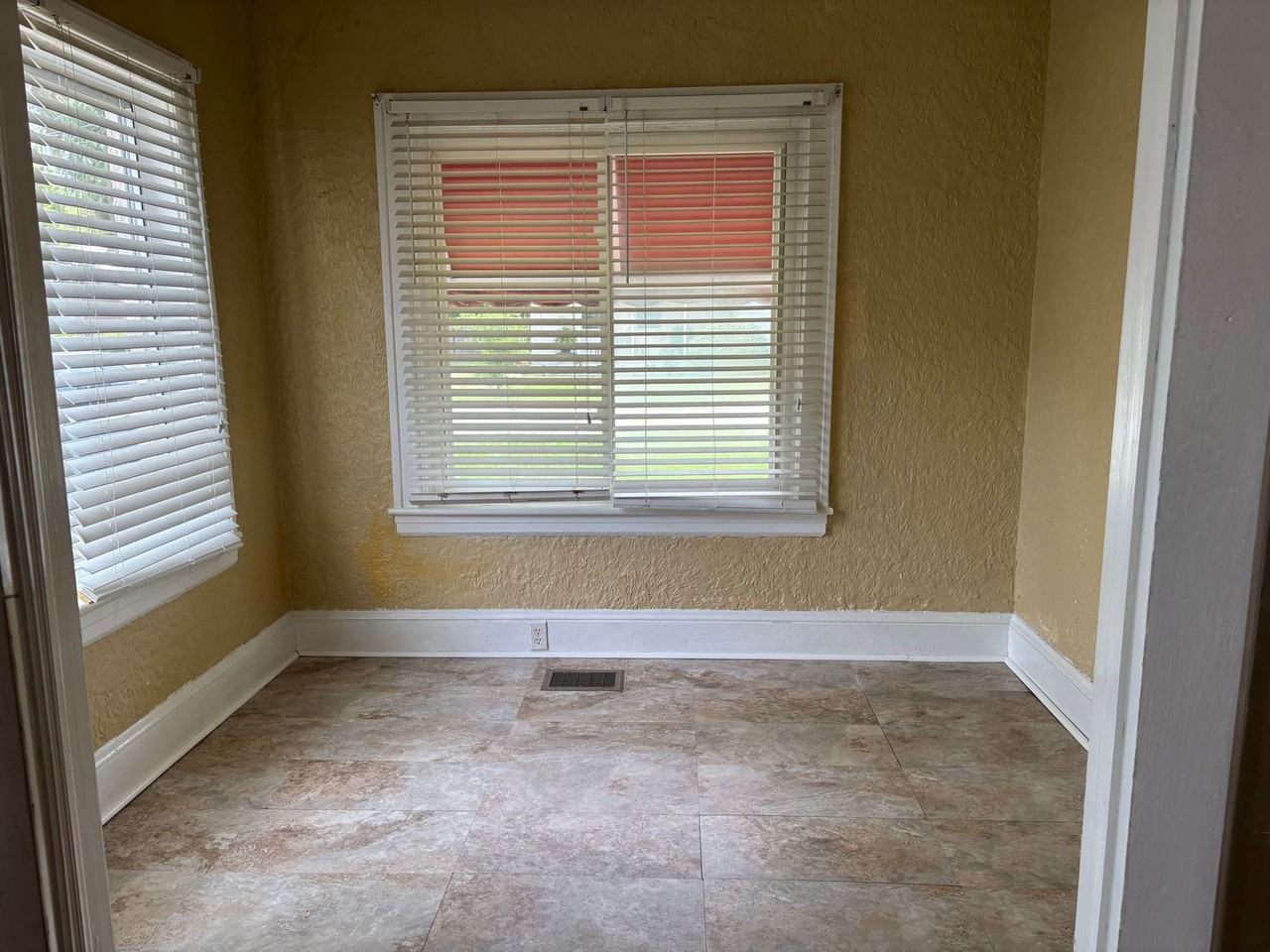 441 N Julia Ave - Photo 4 of 15