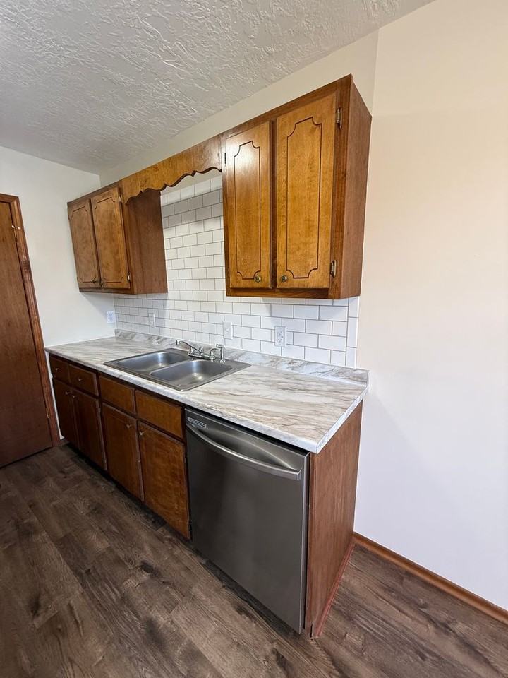 168 Clifton St - Photo 4 of 9