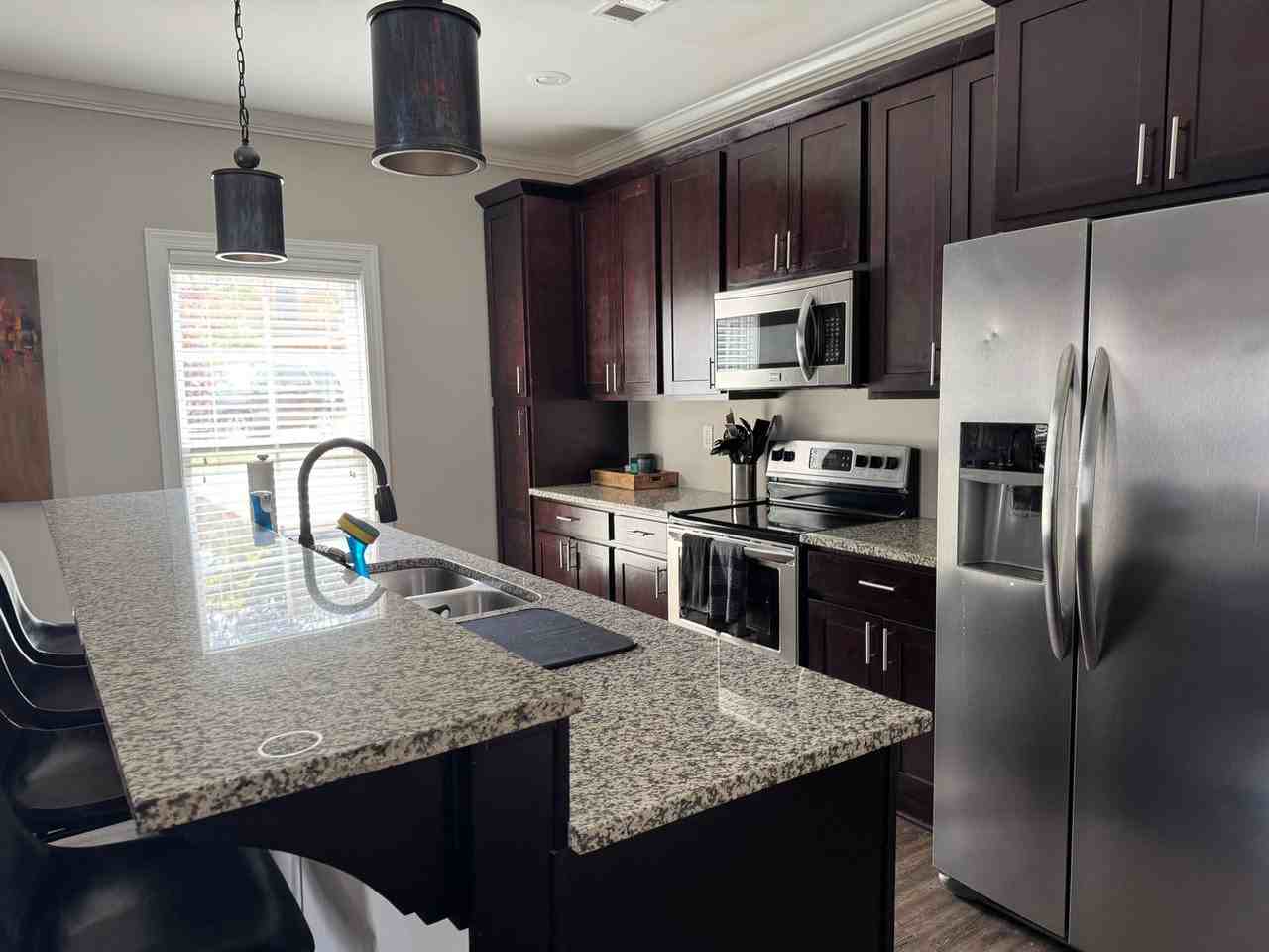 211 Park West Loop - Photo 5 of 7