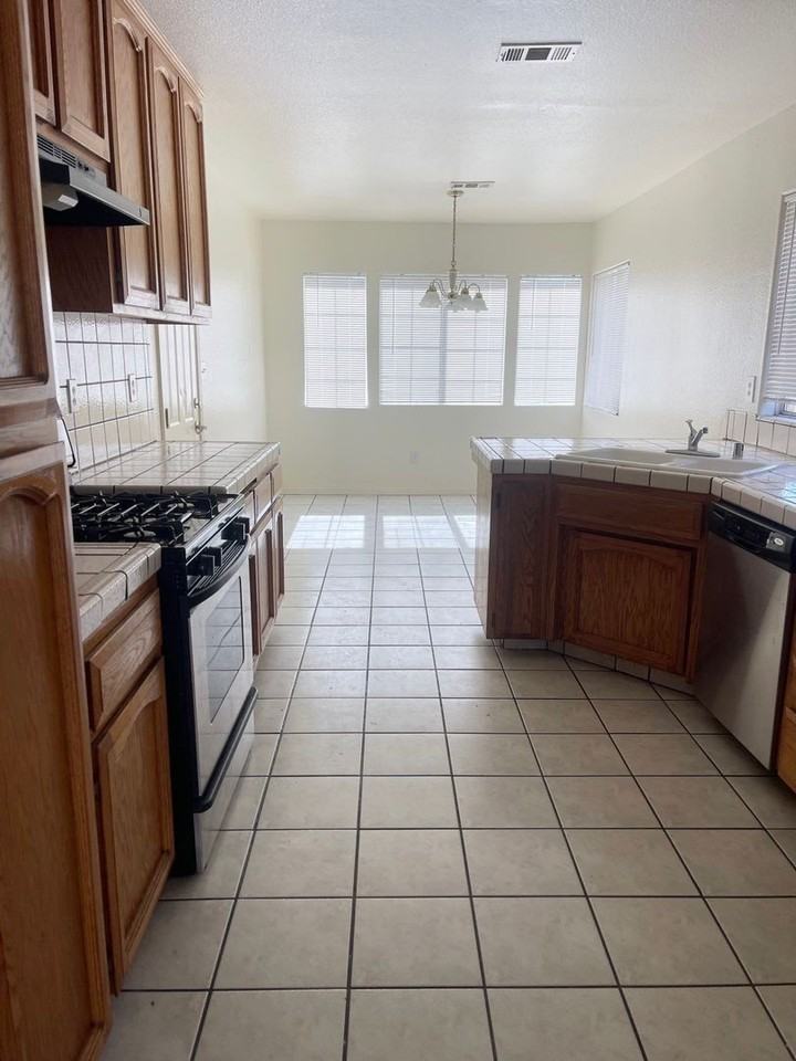 4021 Frost Way - Photo 2 of 5
