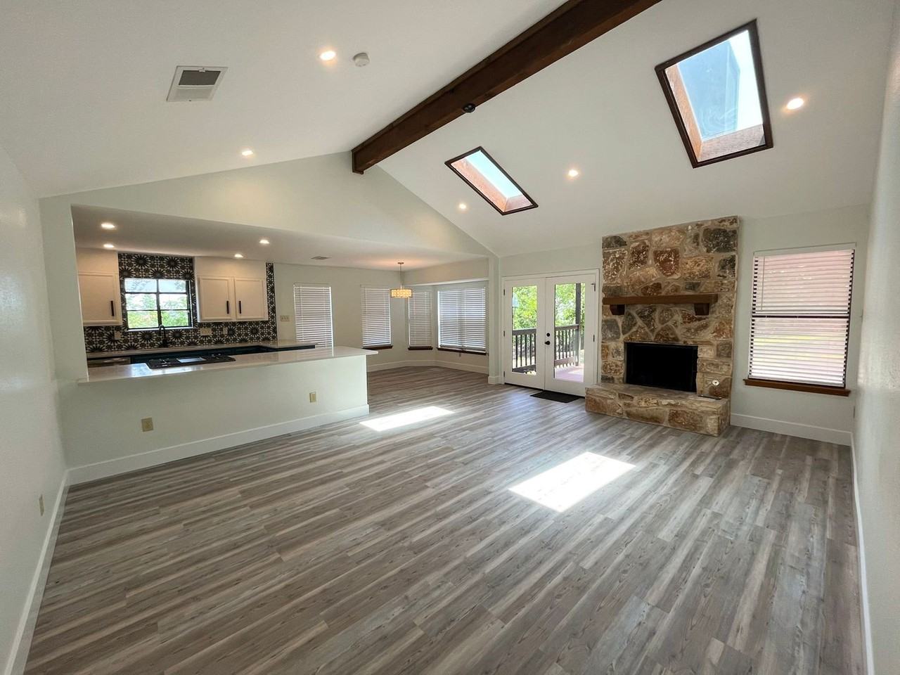 2401 Silver Spur - Photo 3 of 25