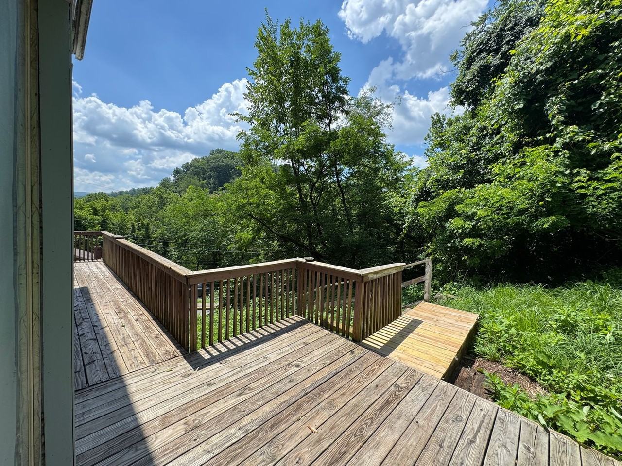 1195 Mineral Ave - Photo 2 of 29