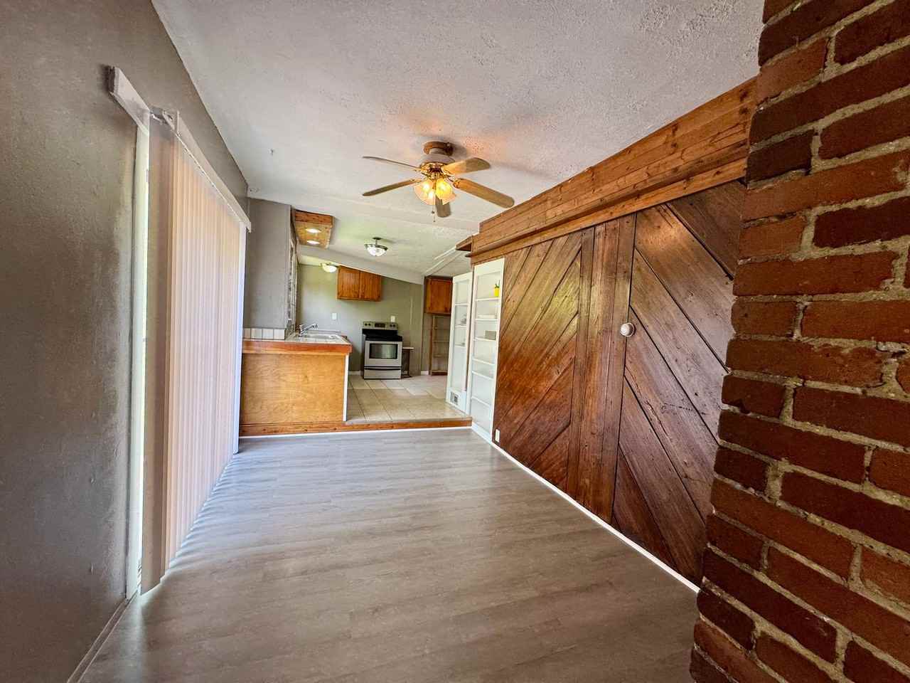 1195 Mineral Ave - Photo 7 of 31