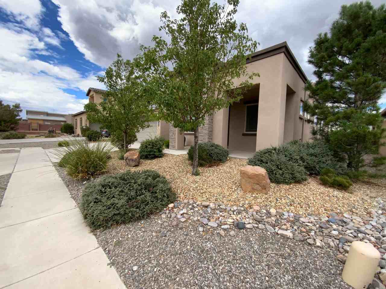 8908 Sunhorn Pl Nw - Photo 2 of 40