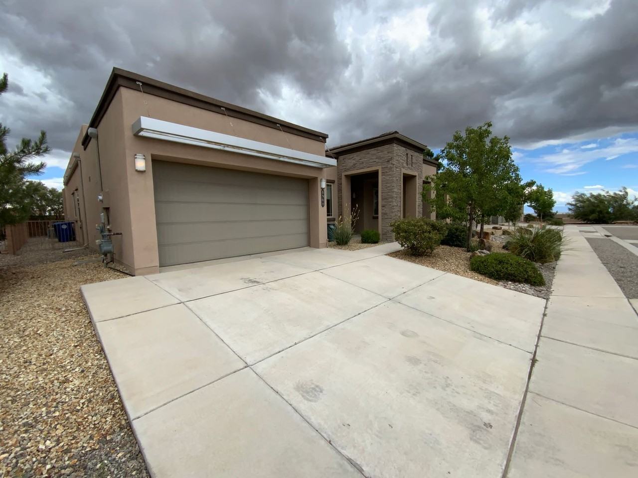 8908 Sunhorn Pl Nw - Photo 3 of 40