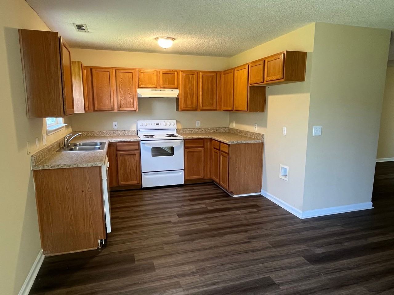 6130 Sid Crane Dr - Photo 6 of 22