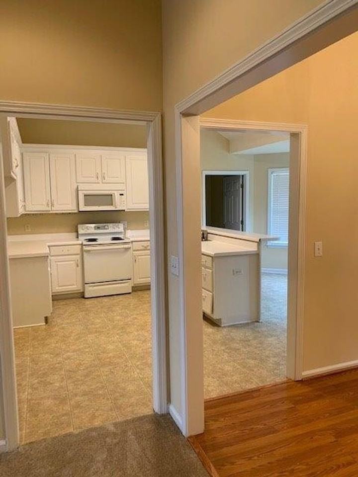 2156 Inverness Pkwy - Photo 4 of 9