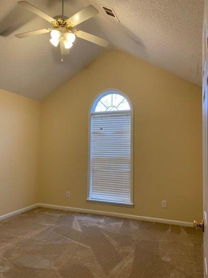 2156 Inverness Pkwy - Photo 6 of 9