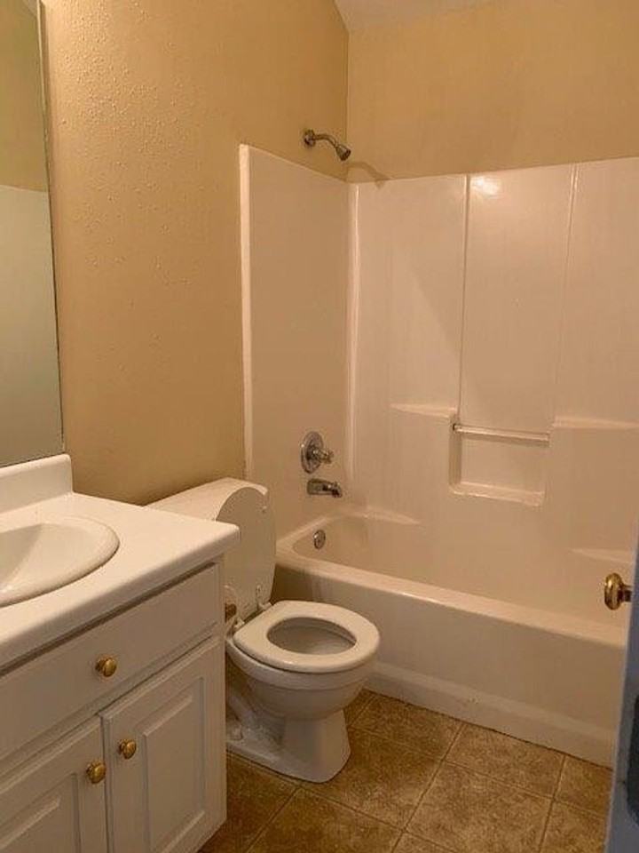 2156 Inverness Pkwy - Photo 7 of 9
