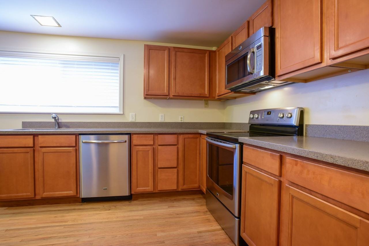6550 25th Ave Nw - Photo 3 of 38