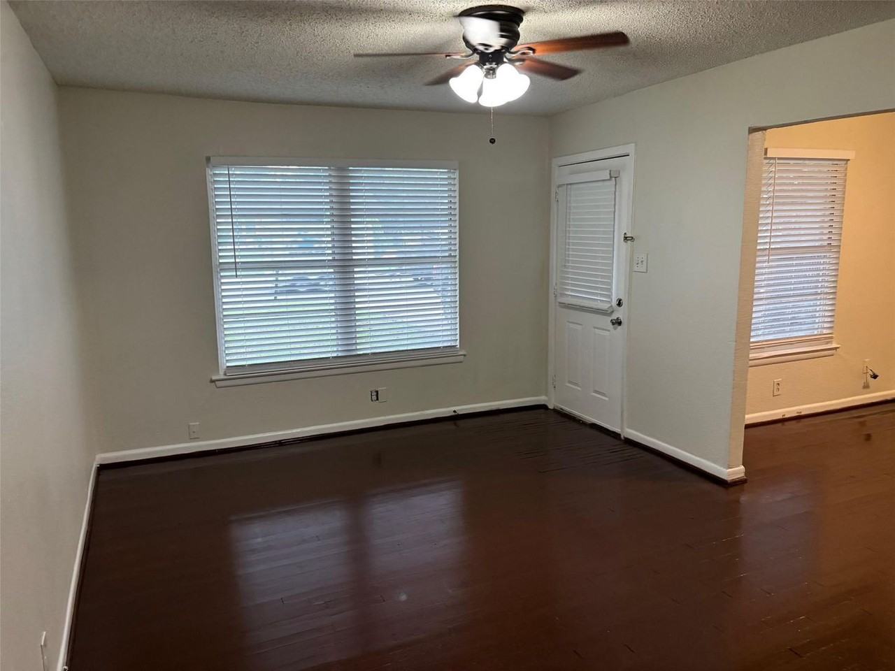 437 Browning Dr - Photo 2 of 19