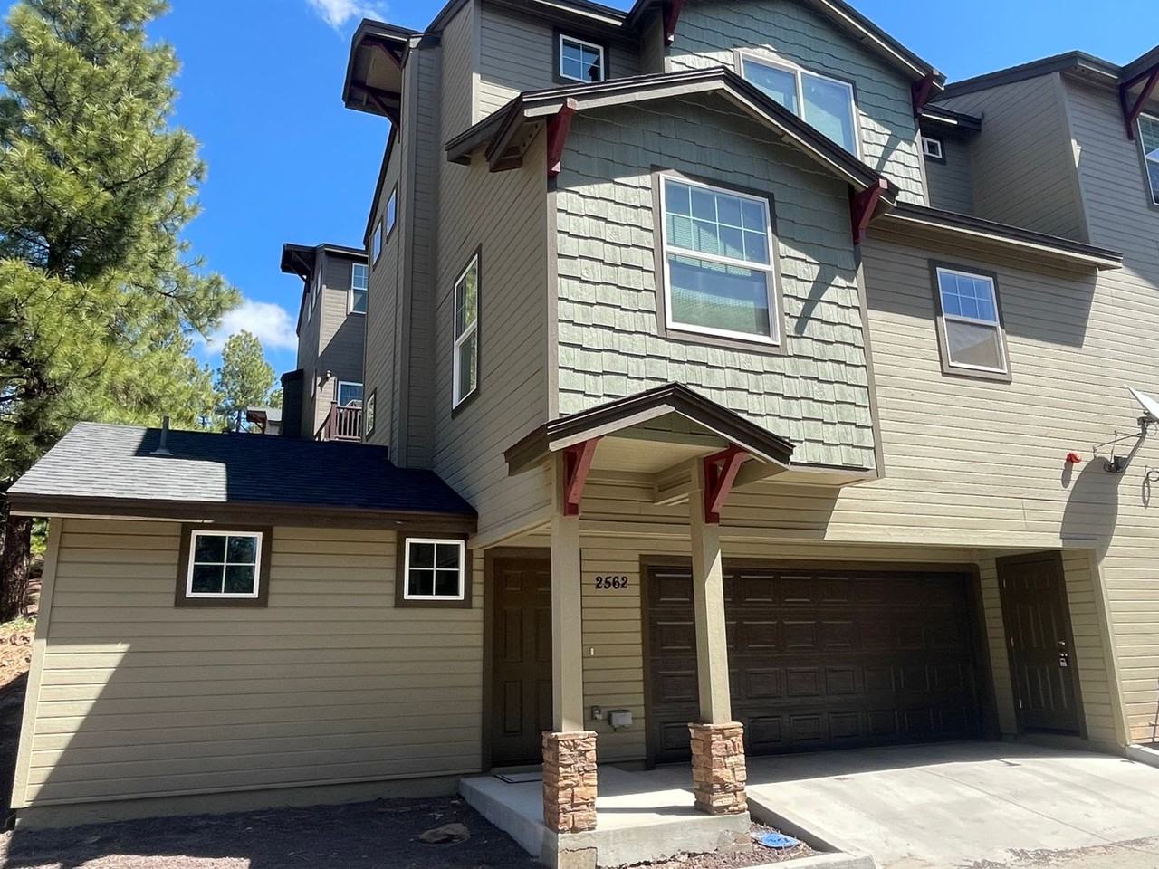 2562 W Cripple Creek Dr - Photo 2 of 5