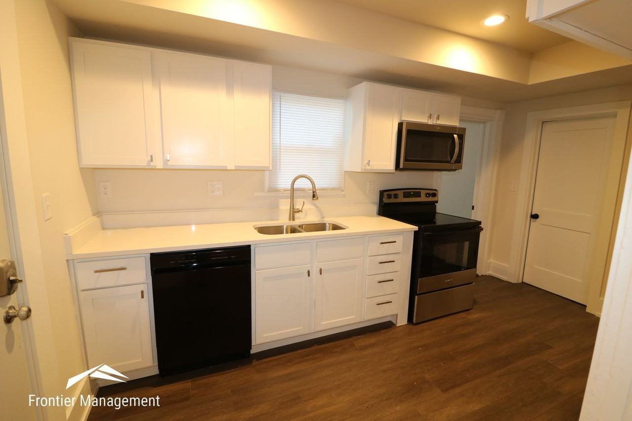 1021 Fremont - Photo 3 of 16