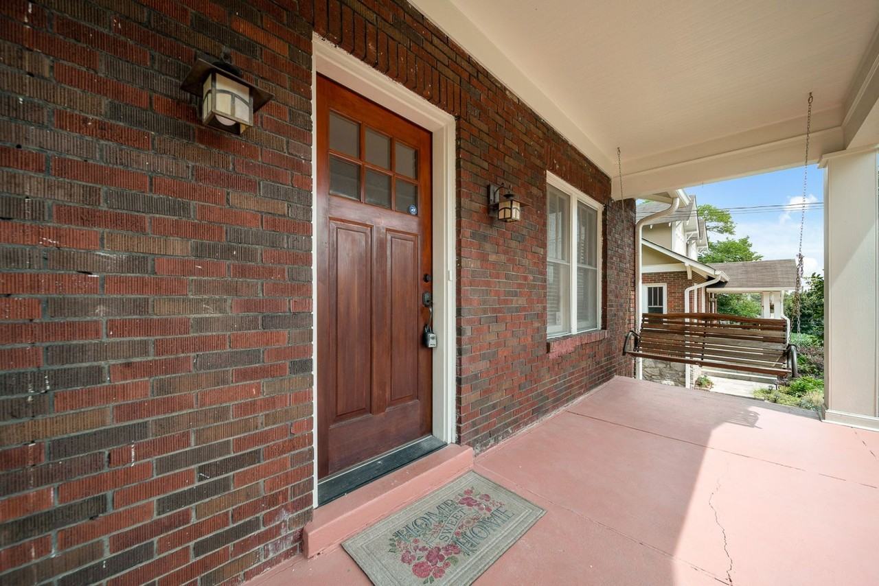 1710 Gale Ln - Photo 3 of 24