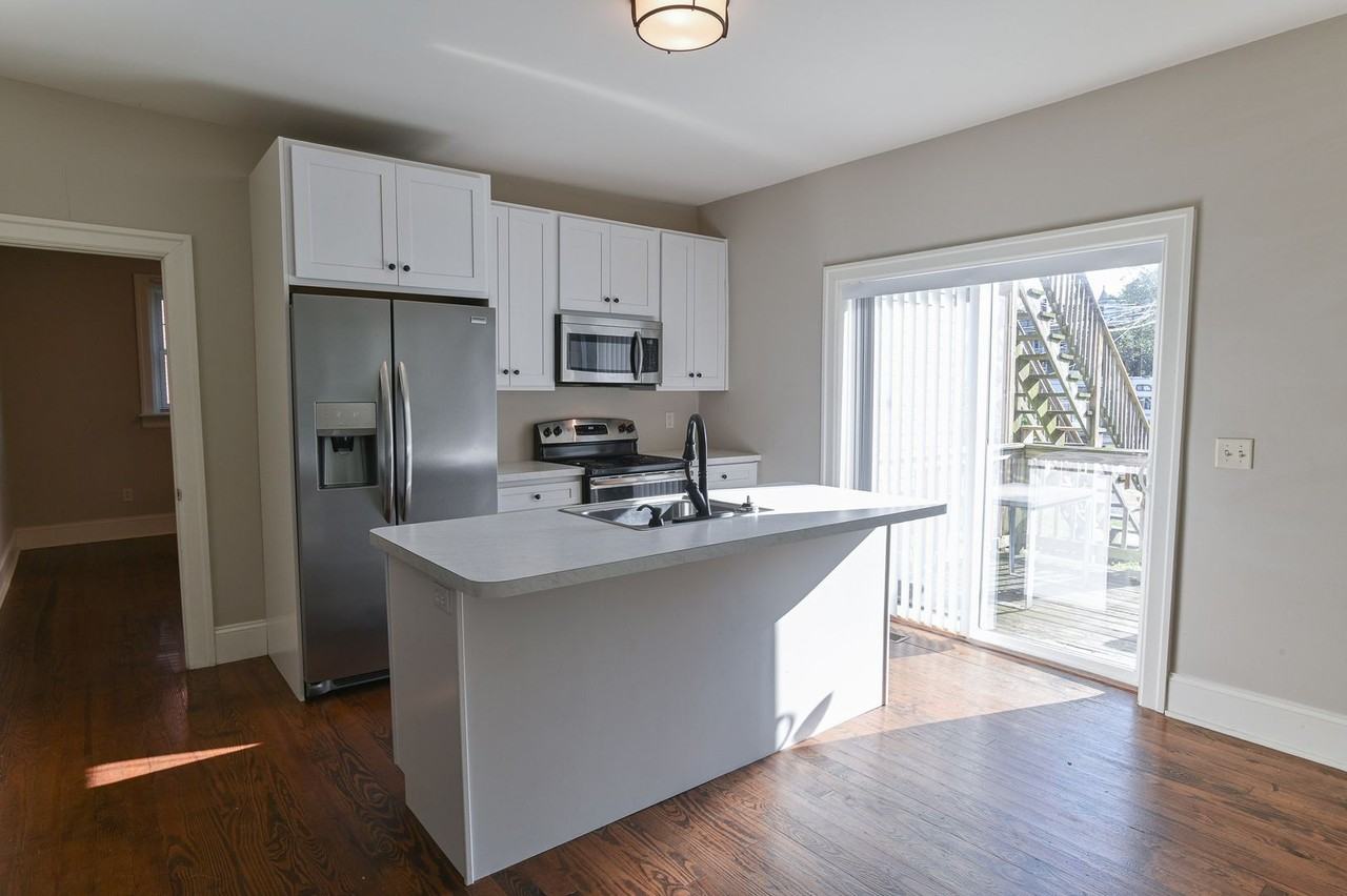 2037 N 2nd St - Photo 3 of 24