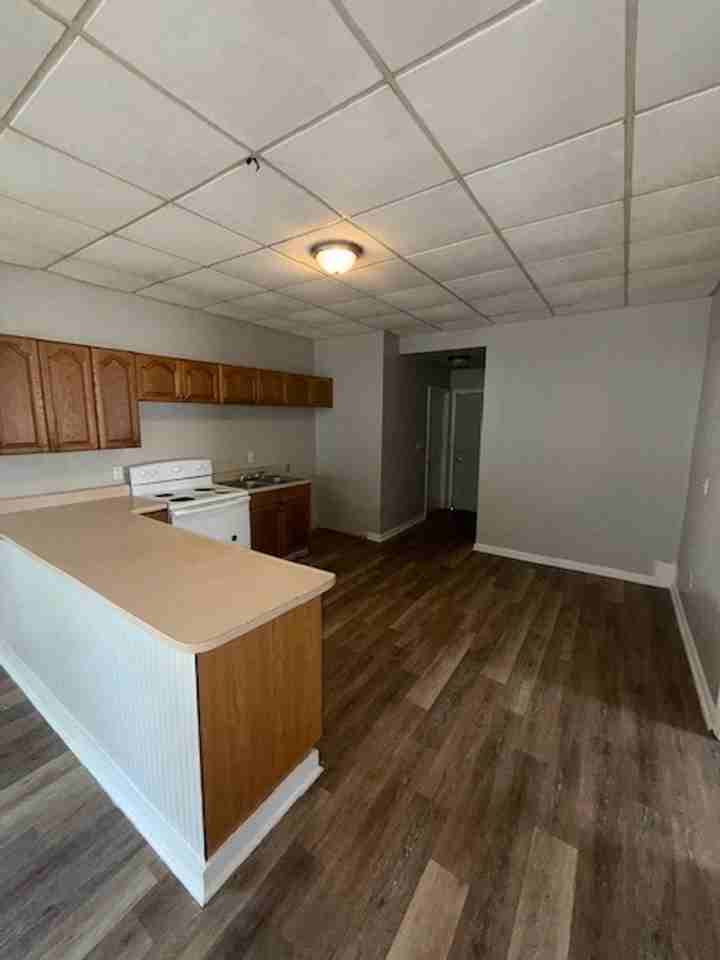 726 Jackson Ave - Photo 3 of 7