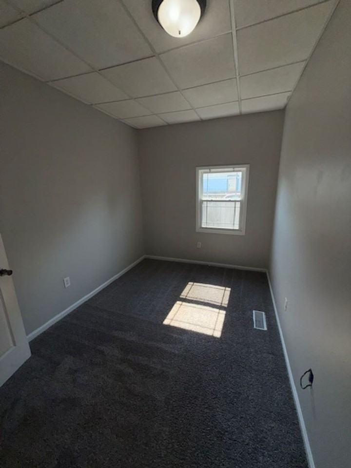 726 Jackson Ave - Photo 4 of 7