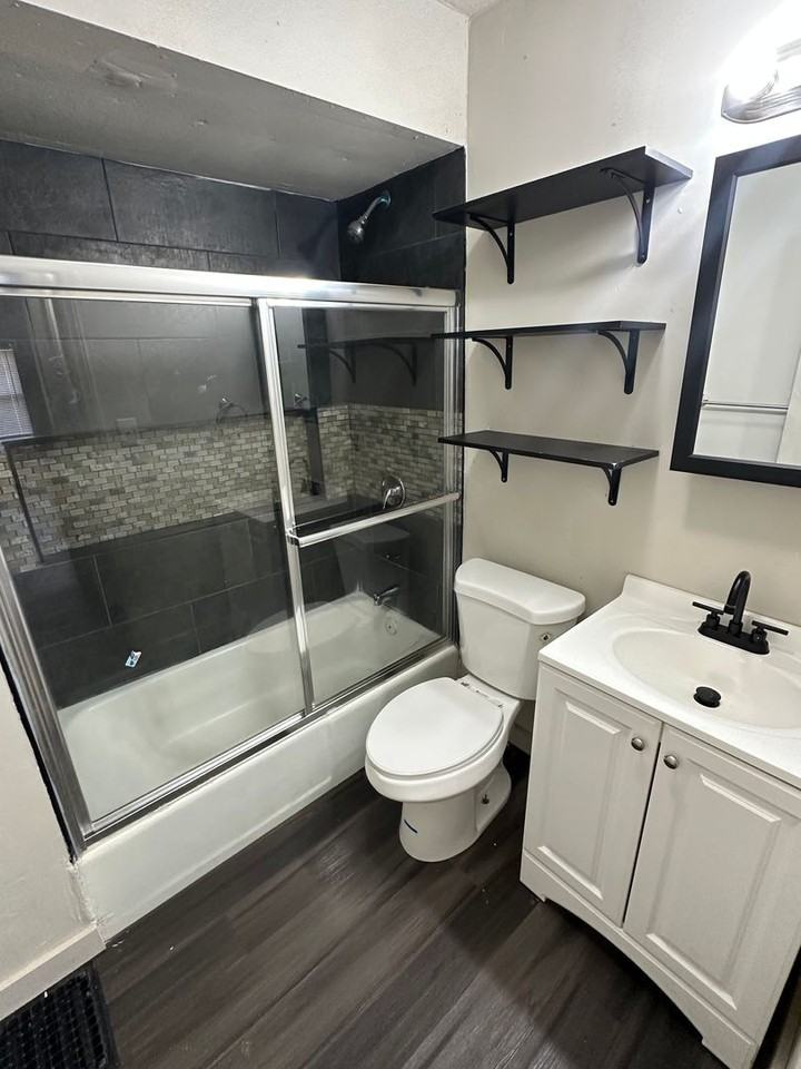2217 Drury Ave - Photo 4 of 14
