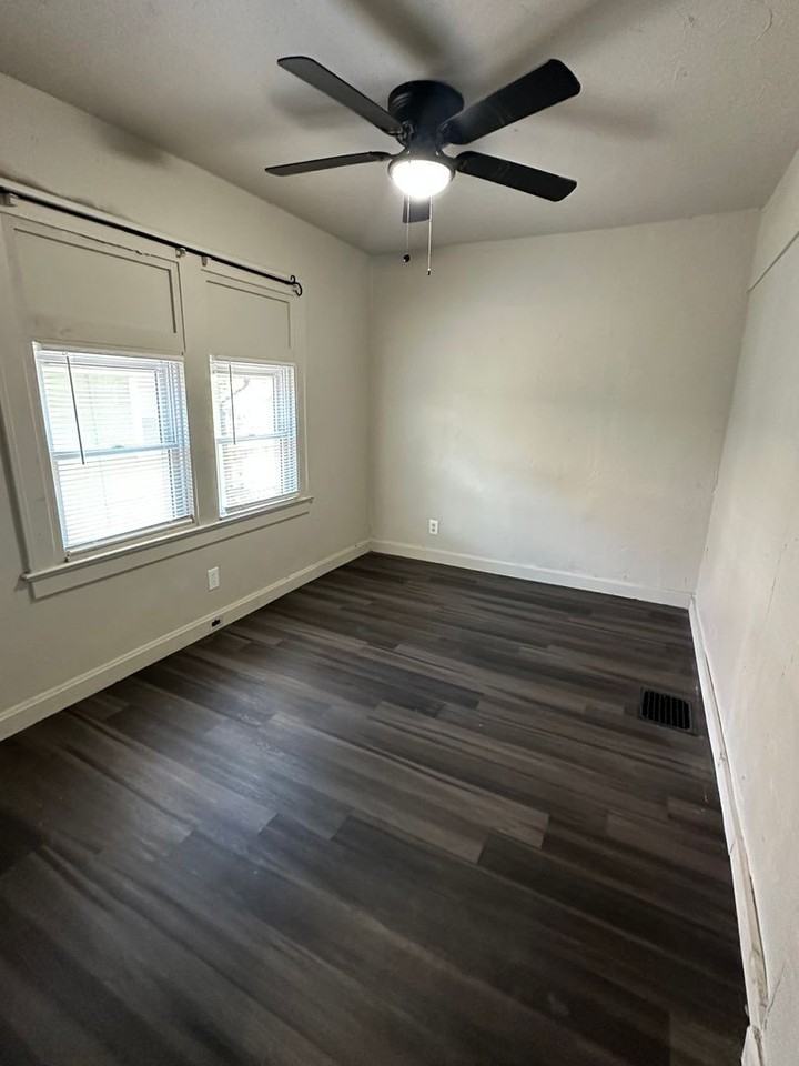 2217 Drury Ave - Photo 5 of 14