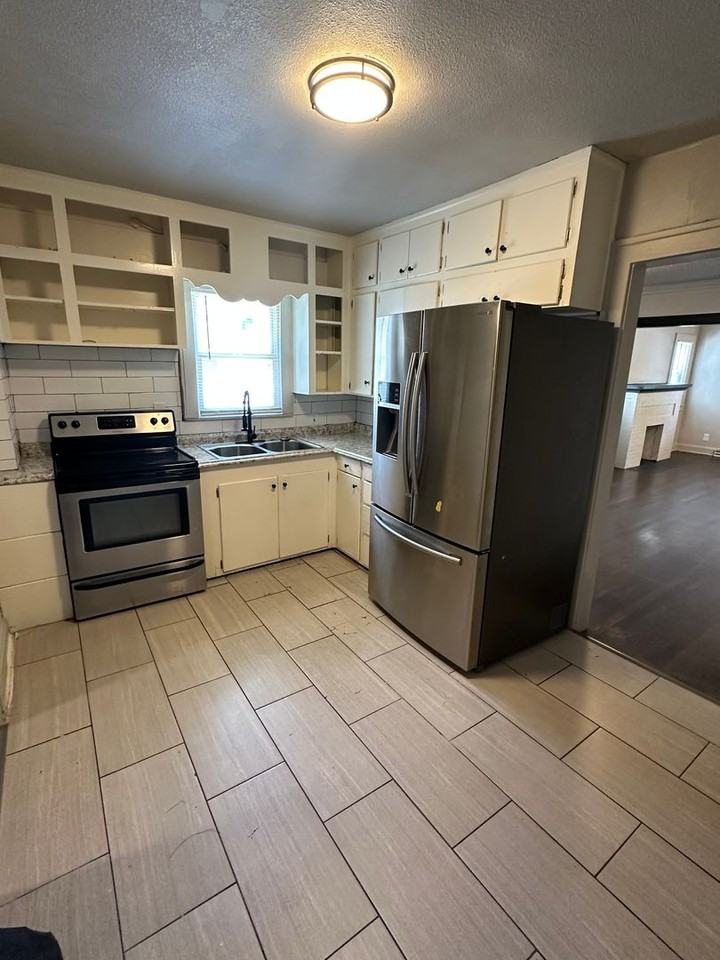 2217 Drury Ave - Photo 6 of 14