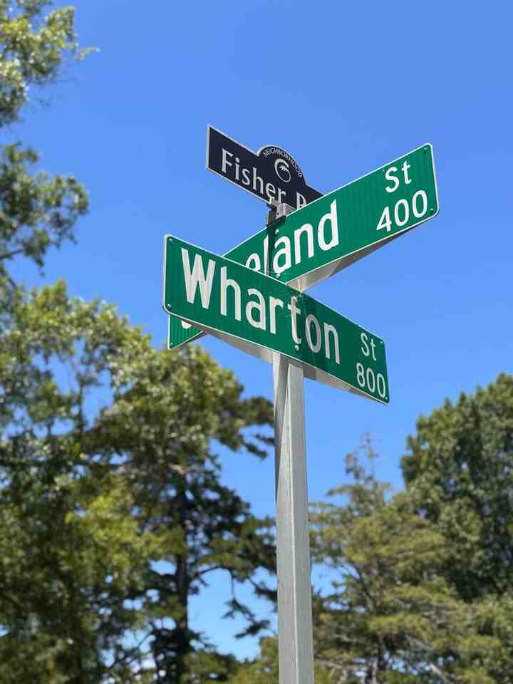 822 Wharton St - Photo 3 of 43