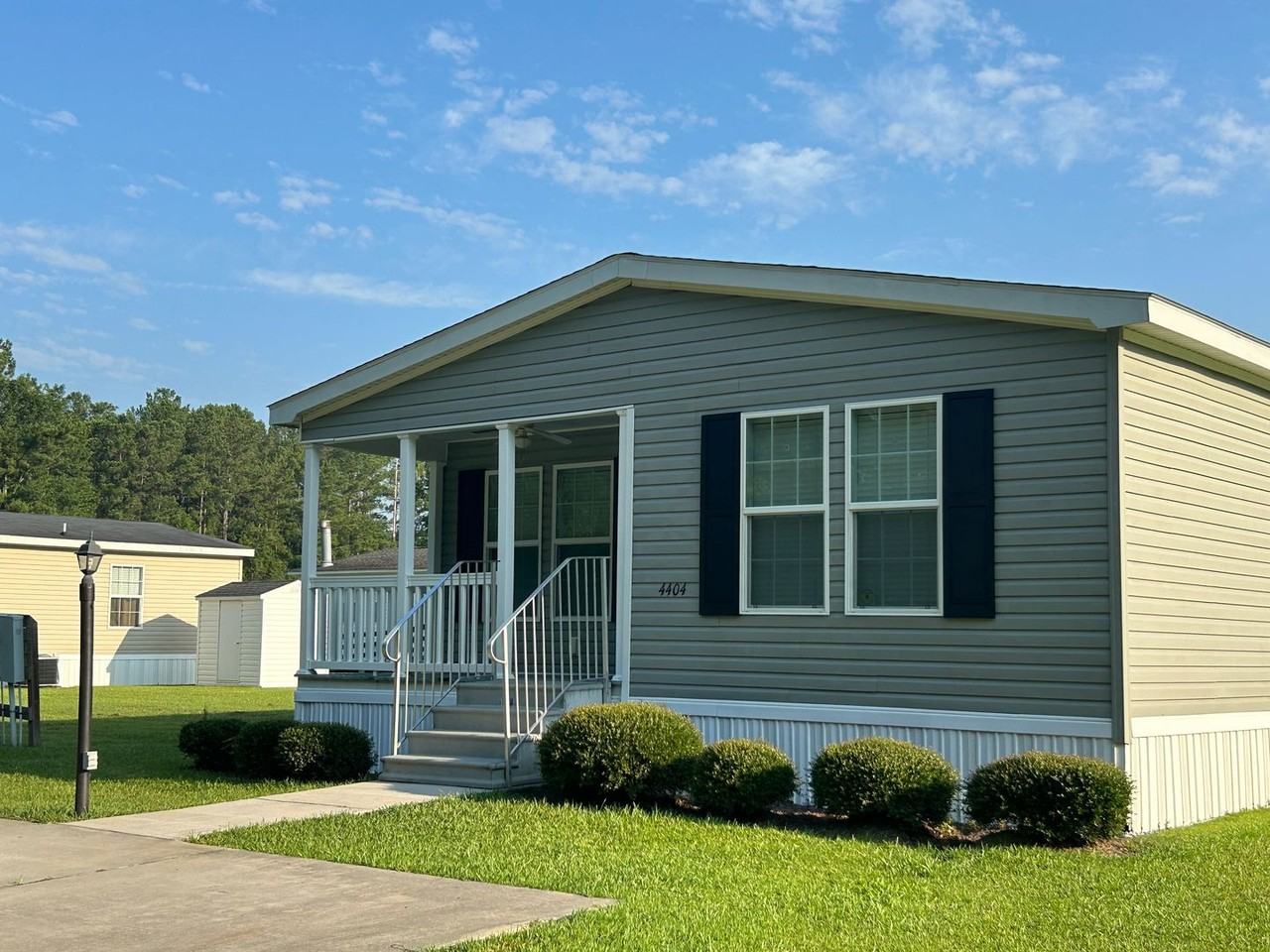 4404 Shanlee Drive - Photo 2 of 21