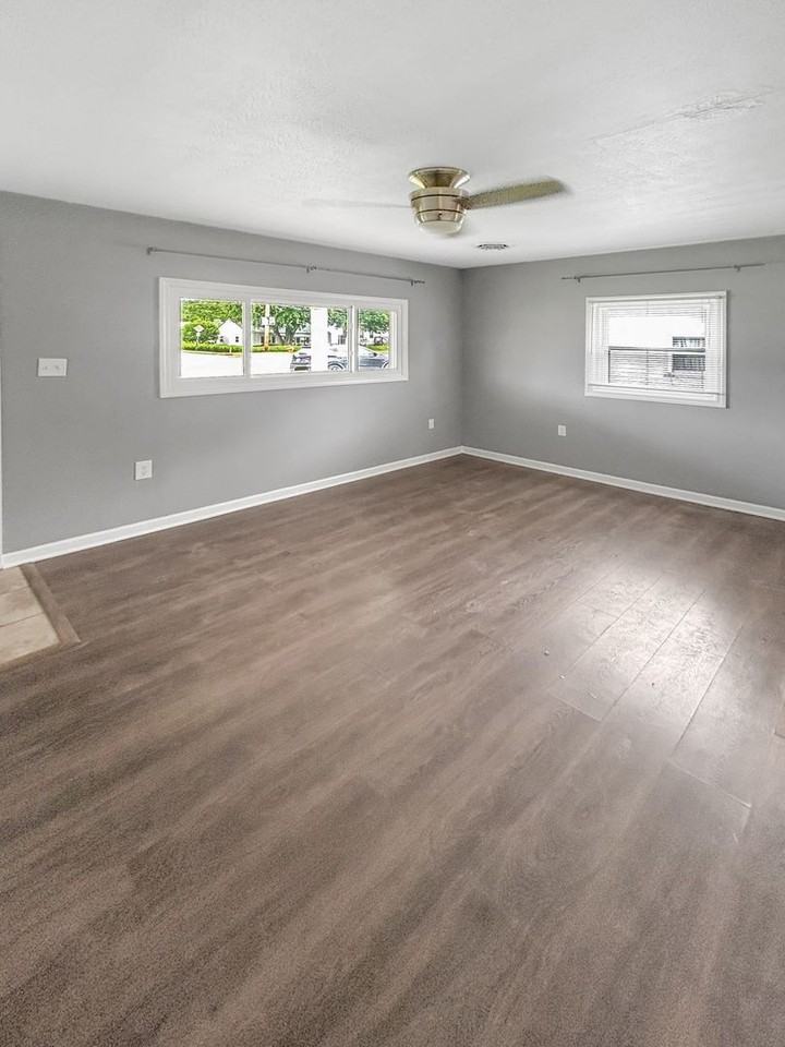 6703 Grand Ave - Photo 3 of 29