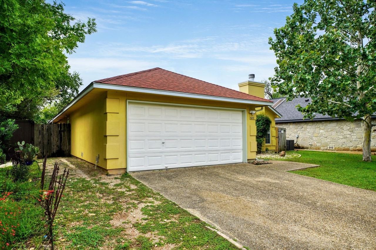 4210 Colonneh Trl - Photo 3 of 43