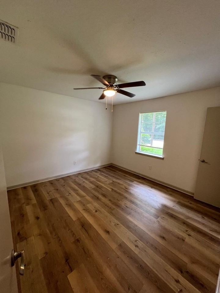 807 Lincoln Dr - Photo 6 of 8