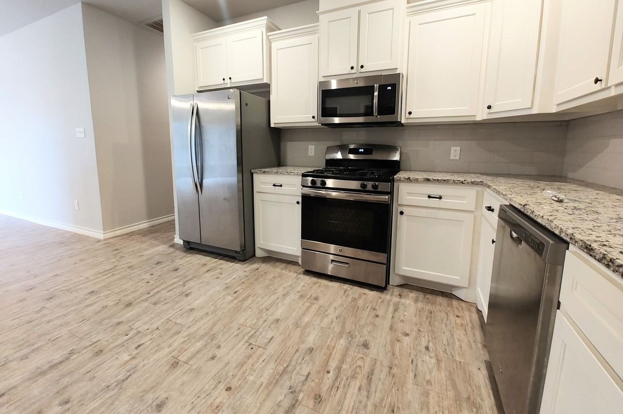 2215 Quitman Ave - Photo 5 of 19