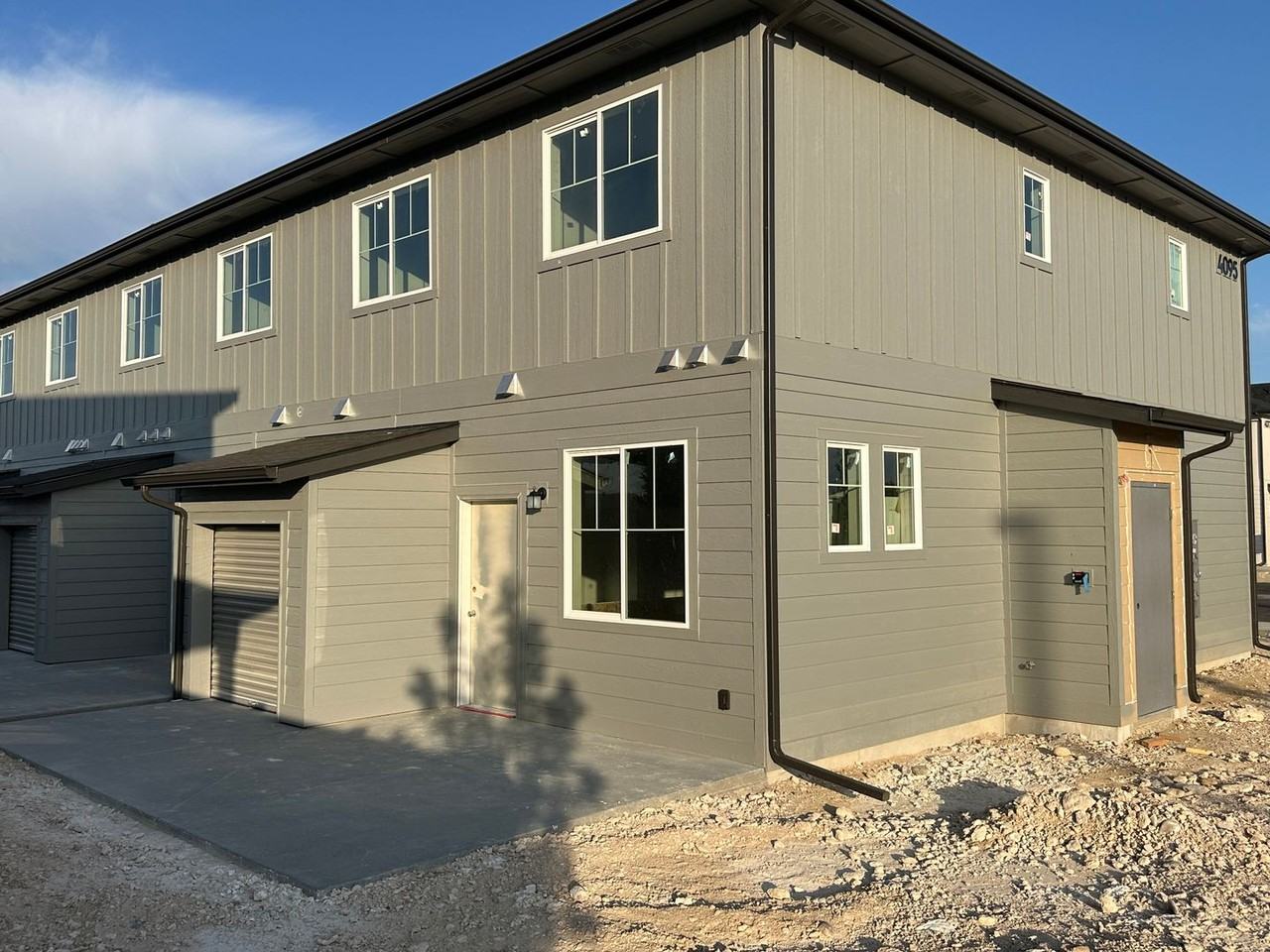 4095 S Lone Pine Ave - Photo 2 of 16