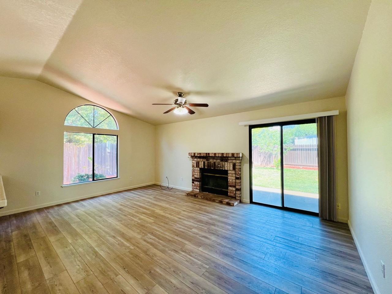 9287 October Dr - Photo 5 of 25