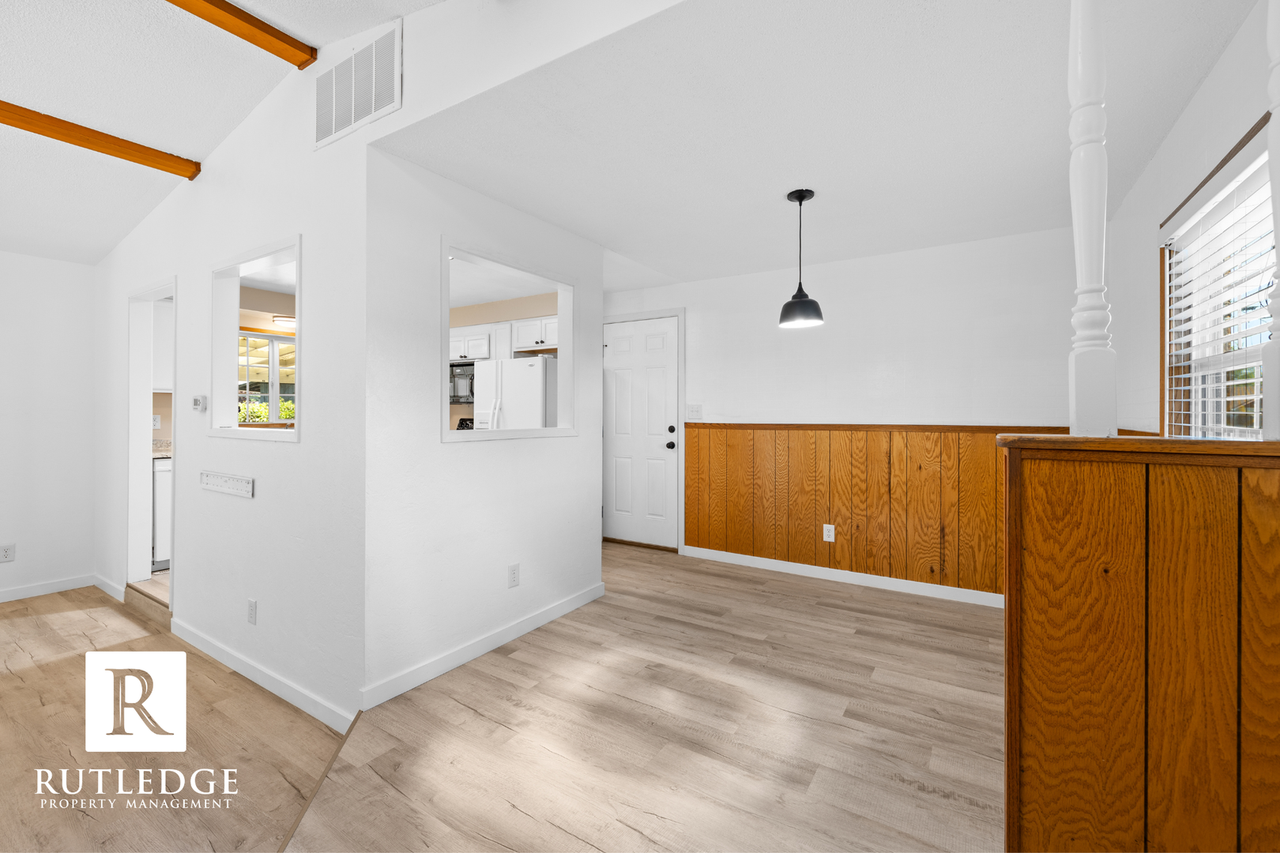 7753 Gladstone Ave - Photo 6 of 21