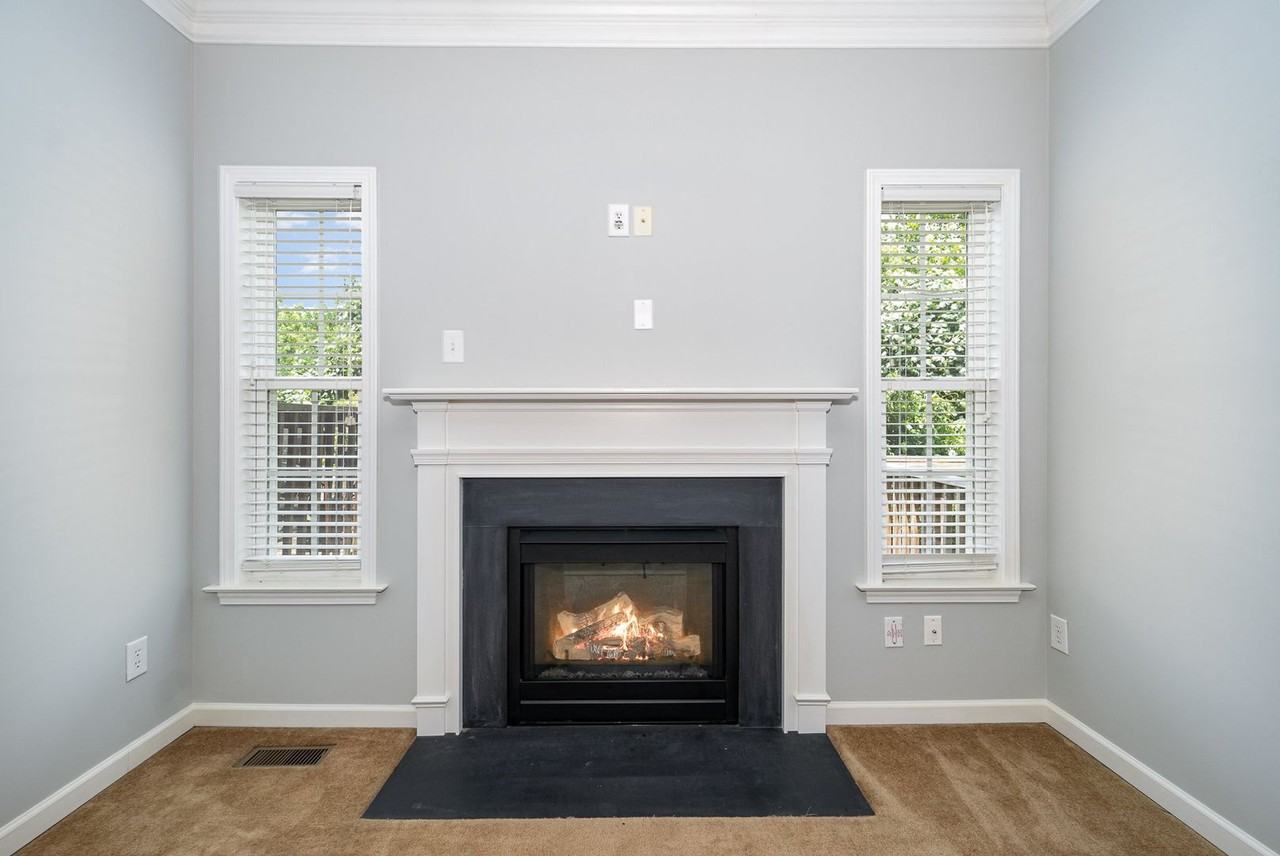 402 Beaumont Cir - Photo 7 of 28