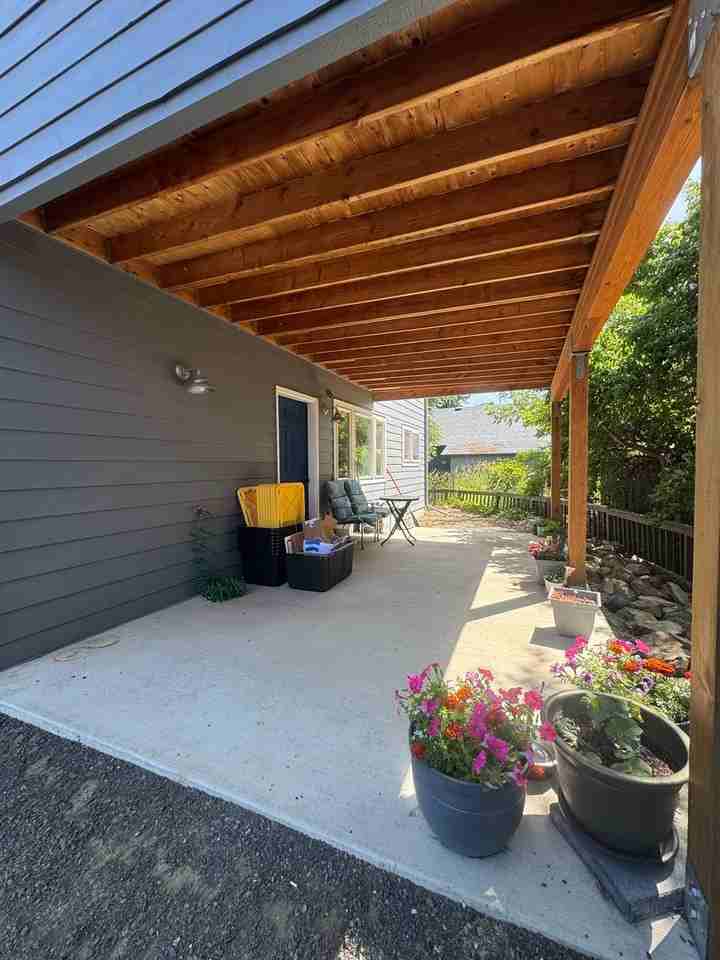 1106 N Willow St - Photo 2 of 34
