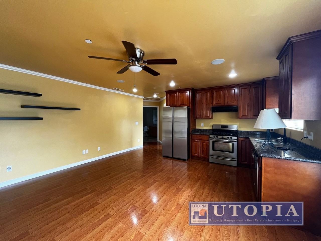 23A Macleod Way - Photo 3 of 37