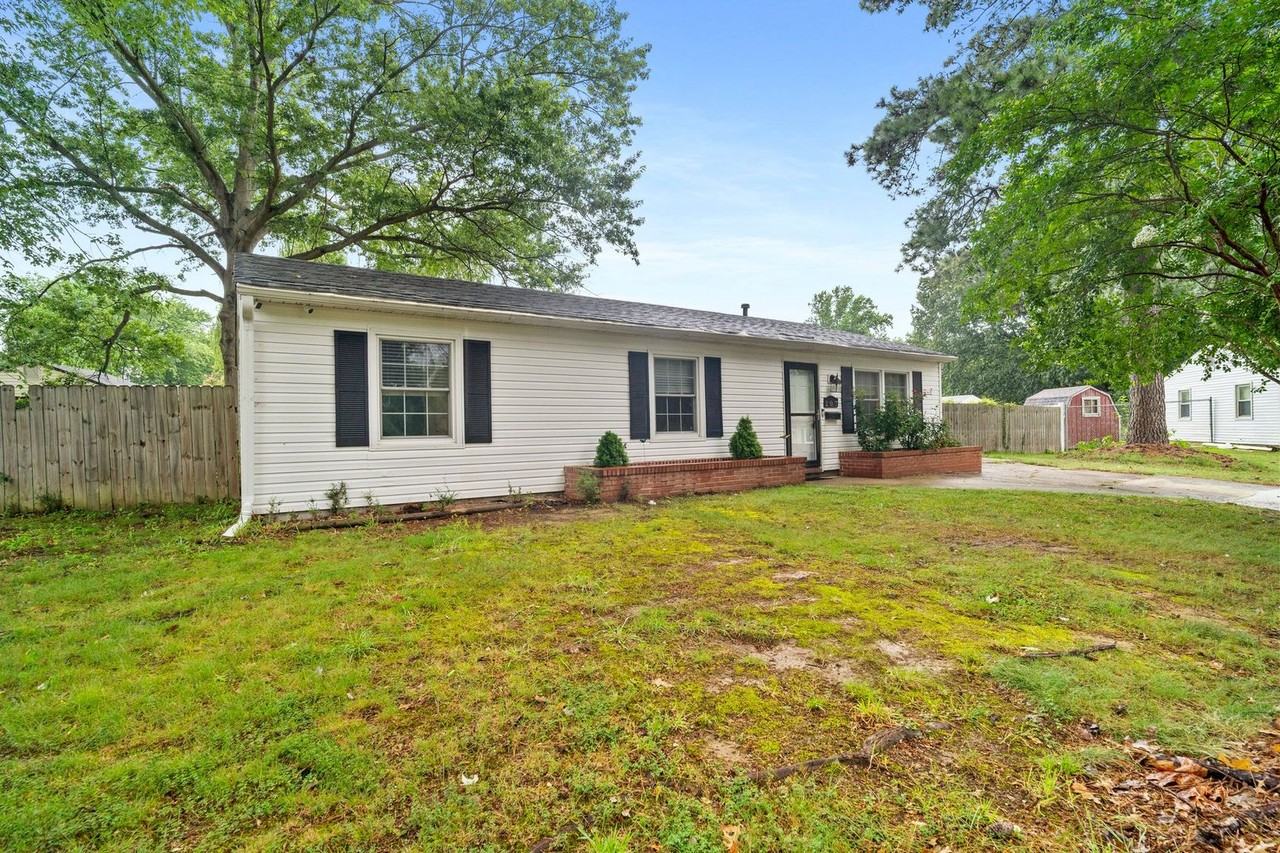 207 Nina Ct - Photo 2 of 20