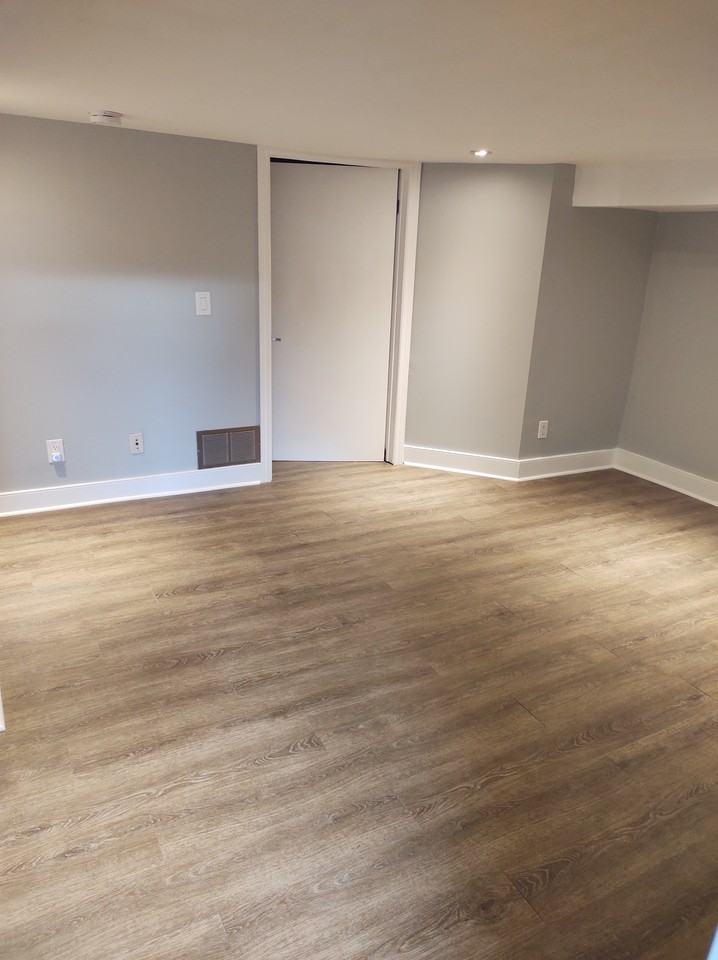 708 Ossington Avenue B - Photo 2 of 9