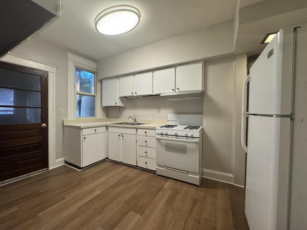 4802 Frederick Ave - Photo 4 of 7