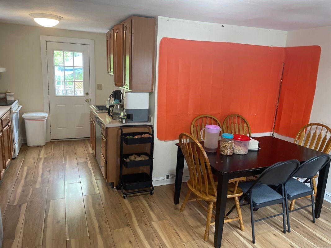 81 Benedict St - Photo 3 of 15