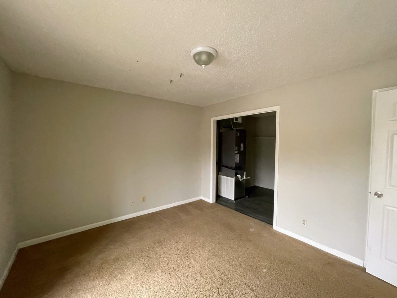 5001 7 Pine Circle #1 - Photo 6 of 34
